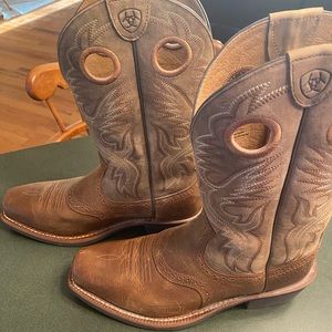 Like New Ariat Roughneck Boots